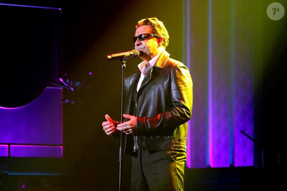 Exclusif - Laurent Gerra, imitant ici J. Hallyday, « Se met à table ! » dans son nouveau spectacle à savourer au Casino de Paris, à Paris, France, le 04 Janvier 2025. © Bertrand Rindoff/Bestimage