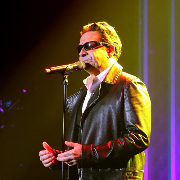 Exclusif - Laurent Gerra, imitant ici J. Hallyday, « Se met à table ! » dans son nouveau spectacle à savourer au Casino de Paris, à Paris, France, le 04 Janvier 2025. © Bertrand Rindoff/Bestimage