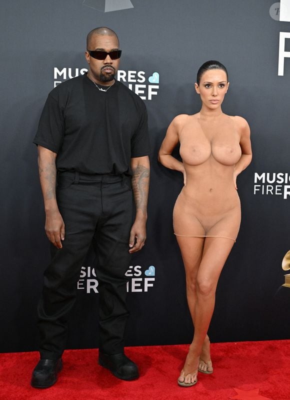 Un coup d'éclat après Bianca Censori qui a choqué aux derniers Grammy Awards avec une robe totalement transparente.

Kanye West et sa femme Bianca Censori aux 67ème Grammy Awards le 2 février 2025. © Axelle/BG/GoffPhotos/Bestimage