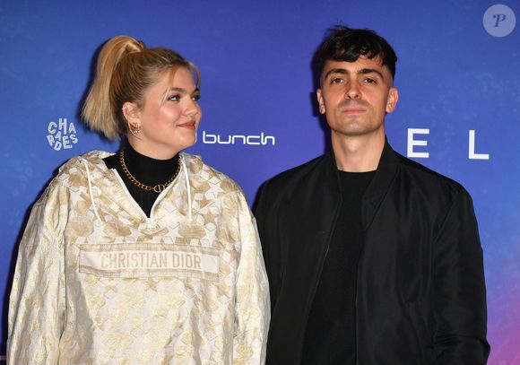 Louane et son compagnon Florian Rossi  - Avant Première de " Belle " film animé japonais au Grand Rex à Paris le 6 décembre 2021 . © Veeren / Bestimage