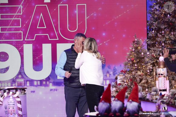 Exclusif - Christine Bravo et Stéphane son mari, sur le plateau de TBT9 présenté par C.Hanouna, et diffusé en direct sur W9, Paris, France, le 26 novembre 2025. © Jack Tribeca / Bestimage
