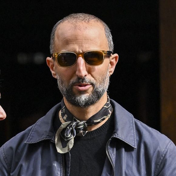 "C'était à la fois génial, mais compliqué de jouer l'histoire d'une rupture amoureuse en étant en couple soi-même. On s'est séparés, c'était très douloureux, mais on s'est remis ensemble."

Arié Elmaleh - Obsèques du réalisateur Laurent Tirard en l'église de Sant-Germain-des-Près à Paris le 11 septembre 2024. Agence / Bestimage