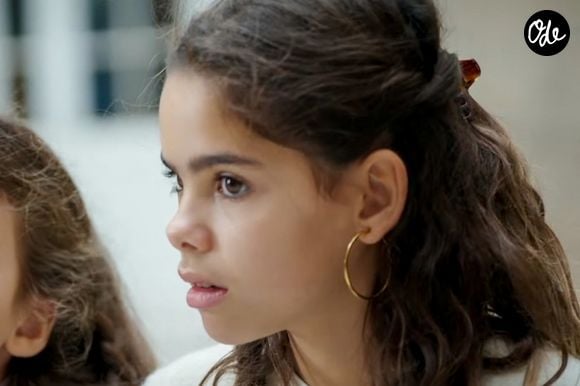 Et en 2011, Mélissa Theuriau et Jamel Debbouze ont donné naissance à une fille prénommée Lila

Lila Debbouze la fille de Mélissa Theuriau et Jamel Debbouze, fait une première apparition remarquée à la télévision dans le documentaire "Le Temps des femmes", diffusé sur France 2 et produit par sa mère. 

© Capture TV France 2 via Bestimage