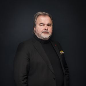 Exclusif - Pierre Hermé dans les backstage de l'émission "15h-16h Annabelle Show" sur Radio J à Paris, présentée par A.Nakache et diffusée en direct le 9 décembre
© Jack Tribeca / Bestimage