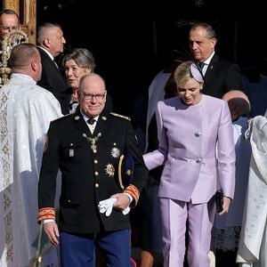 Le prince Albert II et la princesse Charlene de Monaco, la princesse Caroline de Hanovre - La famille princière de Monaco quitte la cathédrale Notre-Dame Immaculée ou la messe solennelle d'action de grâce et un Te Deum ont été célébré à l'occasion de la Fête Nationale de Monaco le 19 novembre 2024. © Dominique Jacovides - Bruno Bebert / Bestimage