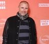 Le père des beaux-enfants d'Alexandre Brasseur est d'ailleurs connu : il s'agit de Stéphane Hénon, alias Boher dans "Plus belle la vie"

Exclusif - Alexandre Brasseur ( Demain nous appartient) au photocall de la série "Les Farouches" lors du 2ème Festival Creatvty 2025 des séries et créations audiovisuelles à Sète, le 13 novembre 2025. 
© Denis Guigenbourg / Bestimage