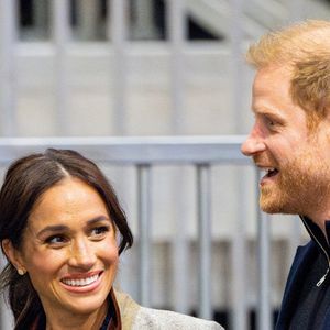Jason Knauf, l'homme par qui tout a été révélé aux journalistes britanniques, s'est confié à "60 Minutes Australia".


Le prince Harry et Meghan Markle assistent à un match de basketball en fauteuil lors des "Invictus Games Vancouver Whistler 2025" à Vancouver, le 9 février 2025.

Photo : Backgrid USA / Bestimage
