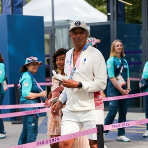 Yannick Noah passe les fêtes de fin d'année au soleil au Cameroun et entouré de ses proches

Yannick Noah et sa compagne Malika quittent les épreuves de gymnastique lors des Jeux Olympiques de Paris2024 (JO) le 4 aout 2024.