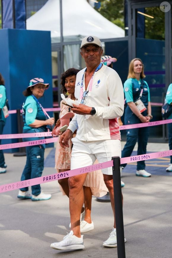 Yannick Noah passe les fêtes de fin d'année au soleil au Cameroun et entouré de ses proches

Yannick Noah et sa compagne Malika quittent les épreuves de gymnastique lors des Jeux Olympiques de Paris2024 (JO) le 4 aout 2024.