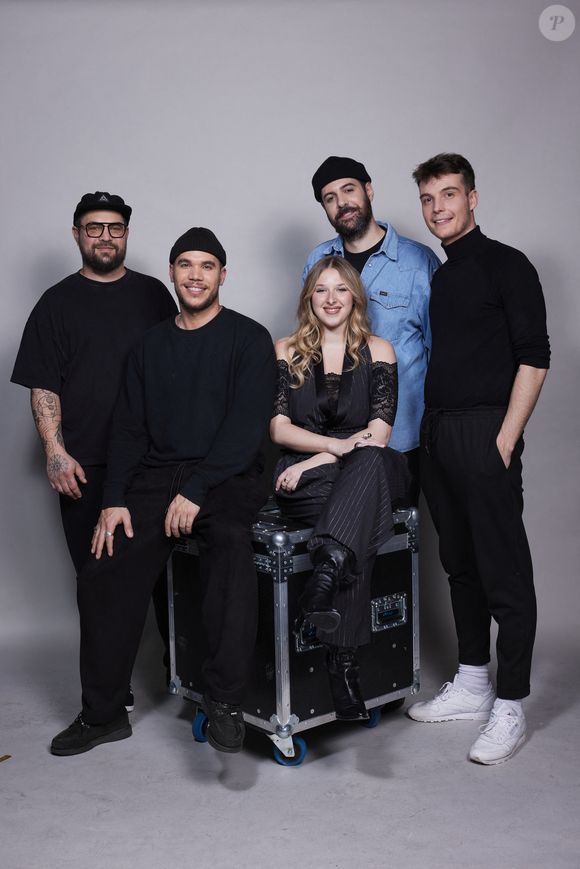 Exclusif - Helena et ses musiciens - Studio avec les artistes pour les surprises de l'enregistrement de l'émission "La chanson secrète N°14", présentée par N.Aliagas et diffusée le 26 décembre sur TF1, à Paris, France, le 9 décembre 2025. © Jacovides-Moreau/Bestimage