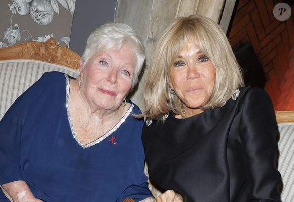 Elle estime qu’il est temps de passer le relais aux nouvelles générations.
Exclusif - Line Renaud et Brigitte Macron - 6ème remise du prix "Fonds de dotation Line Renaud-Loulou Gasté" pour la recherche médicale à la Maison de la Recherche à Paris le 25 novembre 2024.
© Coadic Guirec/Bestimage