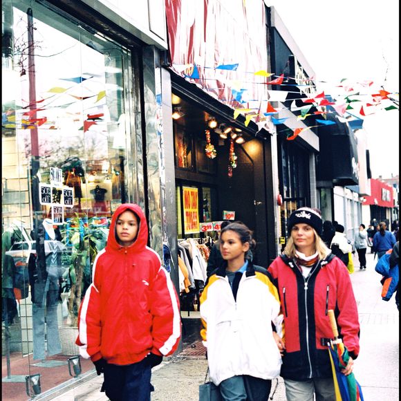 Archives - Cecilia Rodhe avec ses enfants Yelena et Joakim Noah

JEAN LOUIS MACAULT / BESTIMAGE