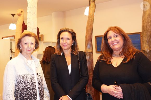 Discrète, elle s’est surtout investie dans des activités philanthropiques et a été nommée présidente d’honneur à vie en 2024. 

Info - Maria Franca Ferrero, héritière de l'empire chocolatier éponyme, est décédée à l'âge de 87 ans - Exclusif - Maria Franca Ferrero (la femme de Michele Ferrero, du groupe Ferrero), Nancy Dotta et Clara Colombo - Hommage à l'artiste peintre/Sculpteur Jean-Michel Folon dans son atelier à Monaco le 25 novembre 2015. © Claudia Albuquerque/Bestimage