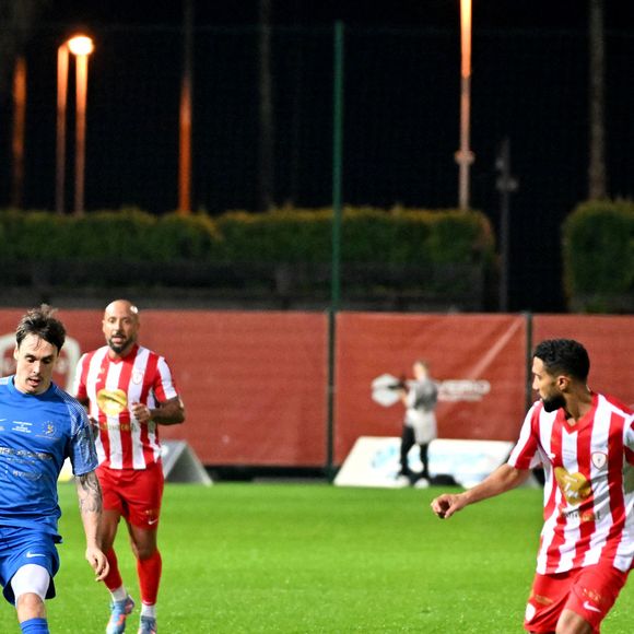 Louis Ducruet durant la première édition du « match des légendes » opposant l'équipe des Légendes, les anciens de Cannes, à l'équipe des Etoiles avec pour capitaine Didier Deschamps, au stade Pierre de Coubertin à Cannes, le 30 octobre 2025. Les Légendes cannoises, coachées par Luis Fernandez et supportées par Zinedine Zidane qui portait les couleurs cannoises, mais qui n'a pas joué, ont remporté le match 3 à 2. Tous les bénéfices de la soirée seront reversés aux associations les Etoiles de l'Espoir, à l'association Adrien et à l'association Clin d'Oeil, qui oeuvrent pour les plus démunis et la jeunesse. © Bruno Bebert / Dominique Jacovides / Bestimage