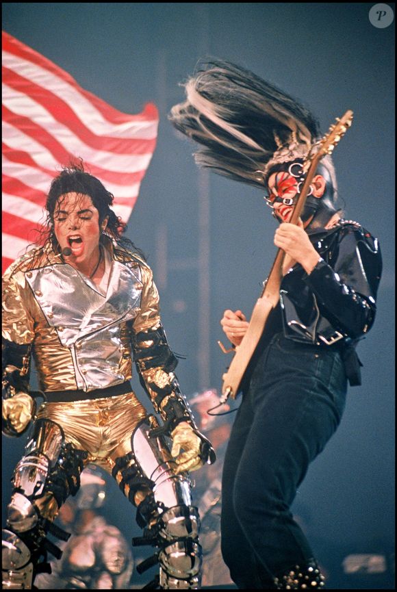 Archive - Michael Jackson sur scène, au stade Wembley en concert en 1997, tournée "History World Tour". 

© Bestimage
