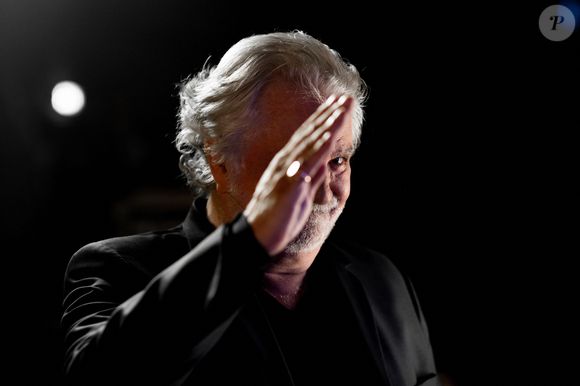 Roland Magdane - Backstage de l'enregistrement de l'émission "Les comiques préférés des français, les 30 femmes les plus drôles" à la Seine Musicale à Paris, diffusée le 8 janvier 2022 sur France 2. 
© Tiziano Da Silva / Bestimage