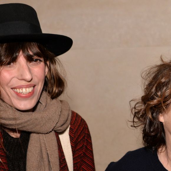 “Des rêves de toi et des larmes le matin”, ajoute la fille de Jane Birkin

Jane Birkin et sa fille Lou Doillon - Ouverture de la rétrospective Jane Birkin à la cinémathèque française à Paris le 25 janvier 2017 . © Veeren/Bestimage