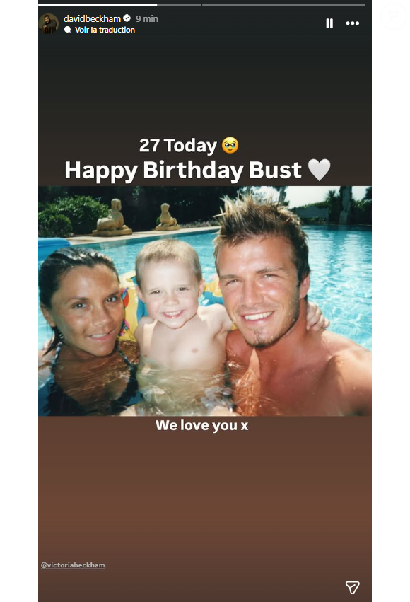 "27 ans aujourd'hui. Joyeux anniversaire Bust (le surnom qu'il lui donne, ndlr). On t'aime", écrit le sportif de 50 ans en commentaire d'une photo d'archive de lui et son épouse Victoria, entourant un Brooklyn tout jeune

David Beckham souhaite un bon anniversaire à son fils Brooklyn.