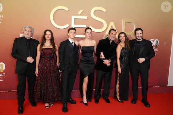 L'équipe du film "l'amour ouf" (Alain Chabat, Mallory Wanecque, Malik Frikah, Adèle Exarchopoulos, Gilles Lellouche (montre Audemars Piguet), Elodie Bouchez, François Civil) au photocall de la 50ème édition de la cérémonie des César à l'Olympia à Paris, France, le 28 février 2025 © Dominique Jacovides - Olivier Borde / Bestimage