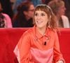 Elle explique avoir été malade toute la nuit et ne plus tenir debout.

Zaz lors de l'enregistrement de l'émission « Vivement dimanche » au studio Rive Gauche, présentée par M. Drucker, diffusée sur France 3 le 1er mars 2026, à Paris, en France, le 18 février 2026. © Guillaume Gaffiot/Bestimage