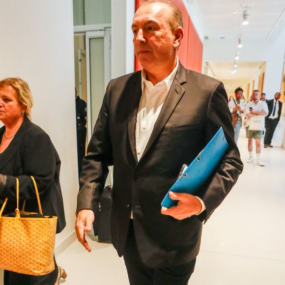 Cette affaire concerne notamment le faux casting qu'il a fait passer à un jeune homme
Exclusif - L'animateur de radio, journaliste, présentateur de télévision et producteur français, Jean-Marc Morandini, à la sortie de la chambre correctionnelle du tribunal judiciaire de Paris Batignolles, le 14 juin 2023. Le verdict du procès: Six mois de prison avec un sursis probatoire de deux ans ont été requis par le parquet de Paris contre Jean-Marc Morandini.
Christophe Clovis / Bestimage