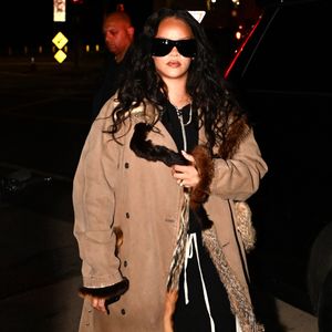 La chanteuse Rihanna est élégante lors d'une soirée à Los Angeles. Photo par Backgrid USA / Bestimage