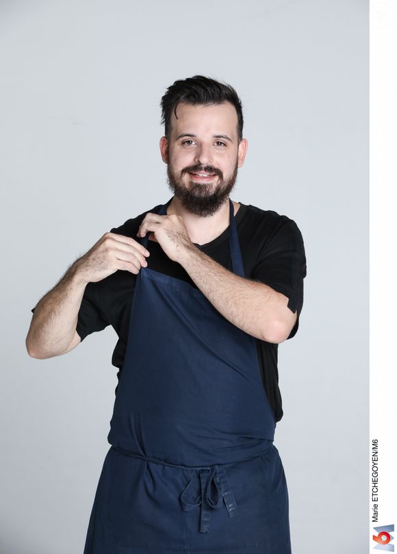 Adrien Cachot, finaliste de la saison 11, décroche sa première étoile pour son restaurant "Vaisseau", à Paris.

Adrien Cachot, candidat de "Top Chef", photo officielle