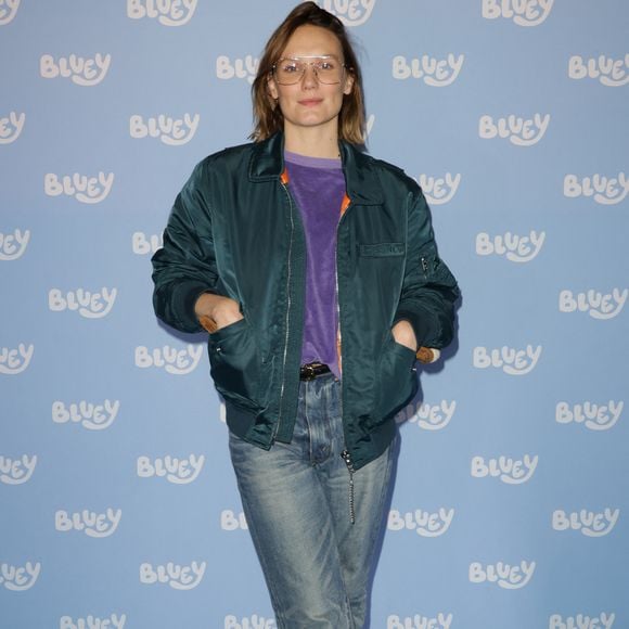 Pour l'occasion, de nombreuses célébrités ont pris la pose face aux photographes, dont Ana Girardot. 

Exclusif - Ana Girardot - Première du spectacle "Bluey" aux Folies Bergère à Paris le 21 décembre 2024.