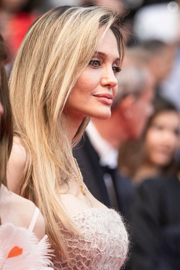 Angelina Jolie - Montée des marches du film " Eddington " lors du 78ème Festival International du Film de Cannes, au Palais des Festivals à Cannes. Le 16 mai 2025
© Jacovides-Moreau / Bestimage