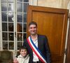 Jérôme Molas, ancien candidat de "Koh Lanta", vient d'être élu maire de sa commune...

Jérôme Molas vient d'être élu maire de sa commune, il pose avec son fils.