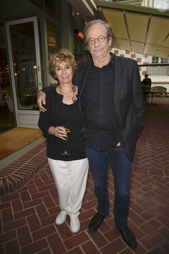 Patrick Chesnais et sa femme Josiane Stoleru - Inauguration de l'hôtel Barrière Le Normandy à Deauville, le 18 juin 2016. 

© Coadic Guirec/Bestimage