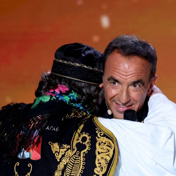 Passionné de photographie, l'animateur avait capturé son âme lors d'un moment suspendu en 2023.

Exclusif - Nikos Aliagas lors surprises lors de l'enregistrement de l'émission "La chanson secrète N°14", présentée par N.Aliagas et diffusée le 26 décembre sur TF1, consacrée à Nikos Aliagas à Paris le 10 Décembre 2025
JACOVIDES-MOREAU / BESTIMAGE