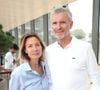 Denis Brogniart est une figure phare du monde du petit écran.
Exclusif - Denis Brogniart et sa femme Hortense lors des Internationaux de France de Tennis de Roland Garros à Paris, France. © Bertrand Rindoff/Bestimage