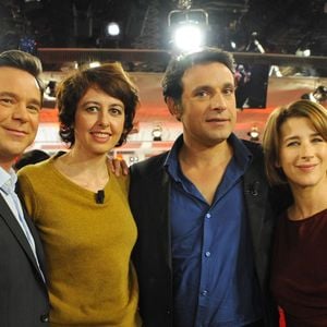 Guillaume de Tonquédec, Valérie Bonneton, Bruno Salomone et Isabelle Gélinas lors de l'enregistrement de l'émission "Vivement dimanche" diffusée le 13 novembre 2011.

© AGENCE / BESTIMAGE