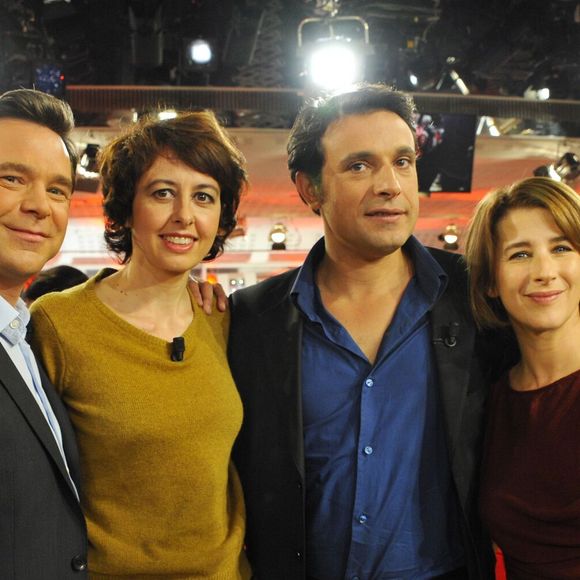 Guillaume de Tonquédec, Valérie Bonneton, Bruno Salomone et Isabelle Gélinas lors de l'enregistrement de l'émission "Vivement dimanche" diffusée le 13 novembre 2011.

© AGENCE / BESTIMAGE