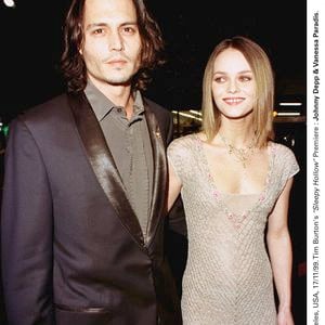 Johnny Depp et Vanessa Paradis. à la première du film "Sleepy Hollow" de Tim Burton. Los Angeles. © Bauer-Griffin/ABACA