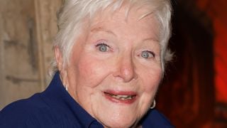 Line Renaud entourée de ses "filles" Muriel Robin et Claude Chirac pour un événement particulier