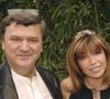 Ils se sont connus à Europe 1.
La chanteuse et actrice française Isabelle Morizet, alias Karen Cheryl, et son mari Jérôme Bellay posent au « Village VIP » de Roland-Garros lors du tournoi de tennis de Roland-Garros 2005, à Paris, en France, le 1er juin 2005. Photo : Gorassini-Zabulon/ABACA