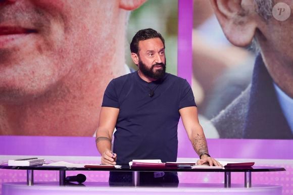 Exclusif - Cyril Hanouna, sur le plateau de l'émission TBT9 (Tout beau tout n9uf) présentée par C.Hanouna, et diffusée en direct sur W9, Paris, France, le 19 novembre 2025. © Jack Tribeca / Bestimage