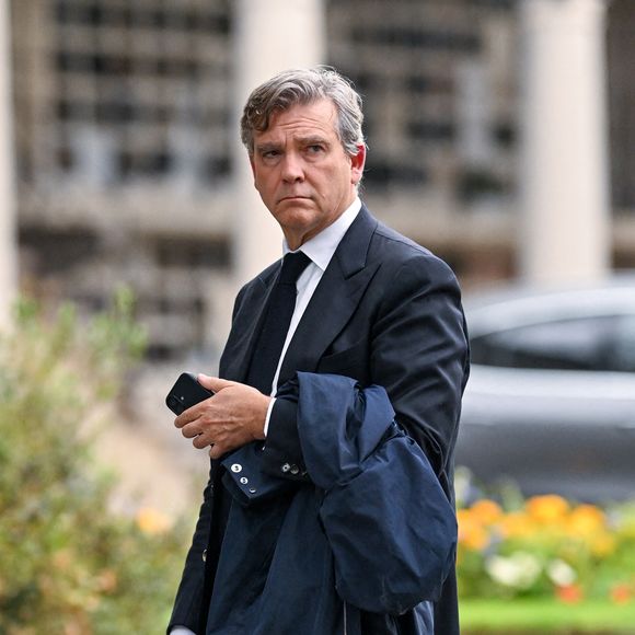 Arnaud Montebourg aux obsèques de Loïk Le Floch-Prigent, ancien patron d'ELF, au crématorium du Père-Lachaise à Paris, en France, le 24 juillet 2025. © Pierre Perusseau/Bestimage