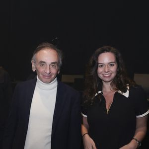 Hugues Aufray et Murielle partagent une histoire d'amour depuis le début des années 2000.

Eric Zemmour et sa compagne Sarah Knafo au concert d’Enrico Macias pour sa tournée La Fête Continue ! dans la salle de spectacle Le Dôme de Paris - Palais des Sports à Paris, France, le 15 mars 2025. © Jack Tribeca/Bestimage