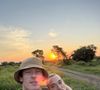 En légende, elle a fait référence à David Attenborough pour illustrer son expérience...


Dua Lipa et Callum Turner en safari en Afrique du Sud, entre immersion dans la savane et moments de complicité. ©Instagram - Dua Lipa