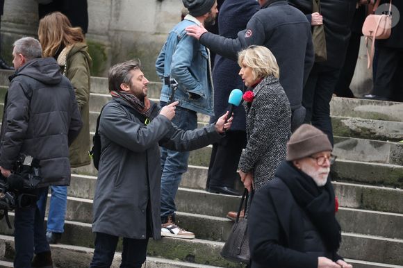 Si sa famille était bien sûr présente pour les ultimes adieux à l'emblématique présentatrice, son entourage de TF1 également. 

Evelyne Dheliat arrive à la cérémonie d'enterrement de Catherine Laborde à l'église Saint-Roch à Paris, France, le 6 février 2025.  Photo par Jerome Domine/ABACAPRESS.COM
