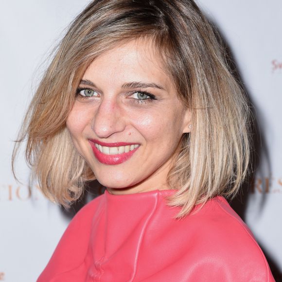 La chanteuse Amandine Bourgeois a dû s'adapter à la vie parisienne...

Amandine Bourgeois assiste à la première de *Resurrection* à la SACD à Paris, en France. Photo d'Alain Apaydin/ABACAPRESS.COM