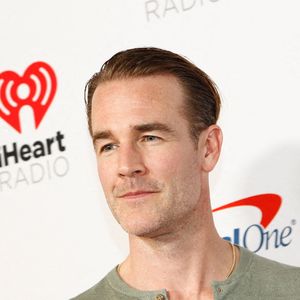 Emporté à seulement 48 ans par un cancer colorectal, le comédien n’était donc pas présent pour les 10 ans de sa fille Emilia, célébrés le 26 mars dernier. 

L'acteur James Van Der Beek arrive pour le iHeartRadio Music Festival à la T-Mobile Arena à Las Vegas, Nevada, le 20 septembre 2019.  Photo by James Atoa/UPI/ABACAPRESS.COM