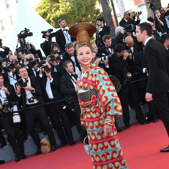 Victoria Abril arrive à la projection du film " Les Fantômes d'Ismaël " au 70e Festival de Cannes au Palais des Festivals à Cannes, France, le 17 mai 2017. Photo by Ammar Abd Rabbo/ABACAPRESS.COM