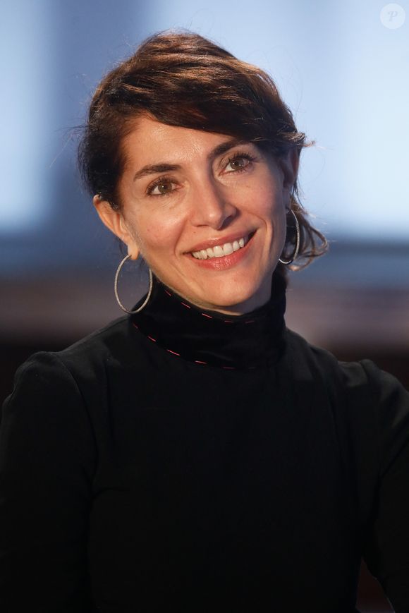 Il s'agit de Caterina Murino, la James Bond Girl de "Casino Royale".

Caterina Murino à l'enregistrement de l'émission "Animaux Stars" au Bastille Design Center à Paris.

Photo : Christophe Clovis / Bestimage