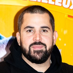 L'acteur français Victor-Artus Solaro, alias Artus, pose lors du photocall de l'avant-première française du film d'animation "10 Lives" ("Croquettes le chat merveilleux") au cinéma Pathe Beaugrenelle, à Paris, le 13 octobre 2024. Photo par Alexis Jumeau/ABACAPRESS.COM