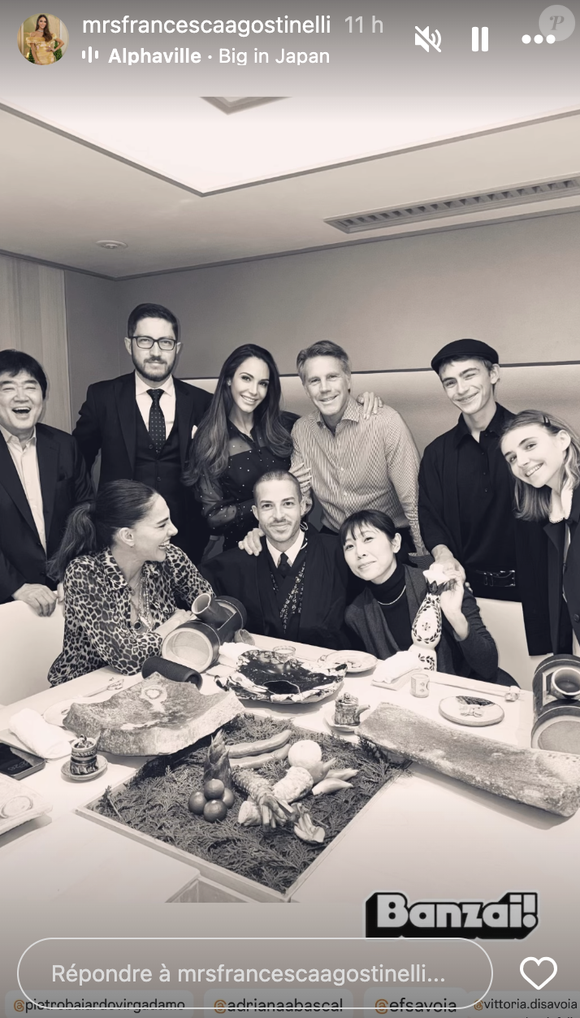 Francesca Agostinelli partage une photo d'Emmanuel-Philibert de Savoie, Vittoria de Savoie et Adriana Abascal en vacances au Japon.