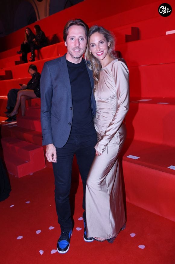 Pour rappel, Ophélie Meunier partage la vie de Mathieu Vergne, ancien directeur des programmes de flux de TF1, depuis 2015. 

Ophélie Meunier et son mari Mathieu Vergne - Les célébrités au défilé ETAM "Collection J'ETAM" lors de la Fashion Week de Paris (PFW) le 30 septembre 2025.
© Rachid Bellak / Bestimage